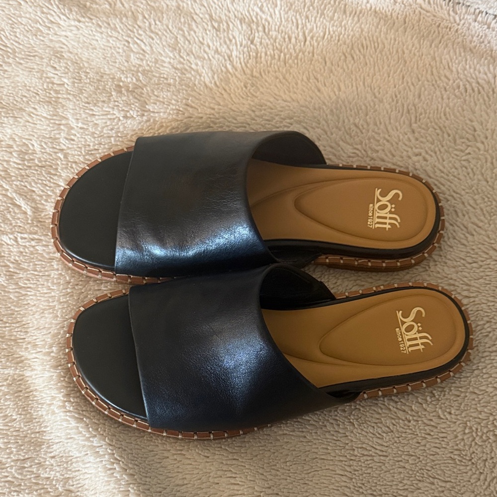 Sofft Noble II Slide. Black Leather Sandal size 8